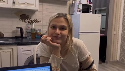 Русская блондинка соблазнила на измену наивного мужа сводной сестры